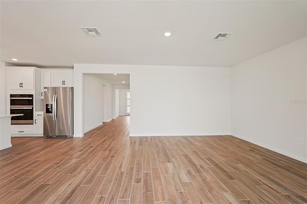 Active With Contract: $435,000 (4 beds, 3 baths, 2181 Square Feet)
