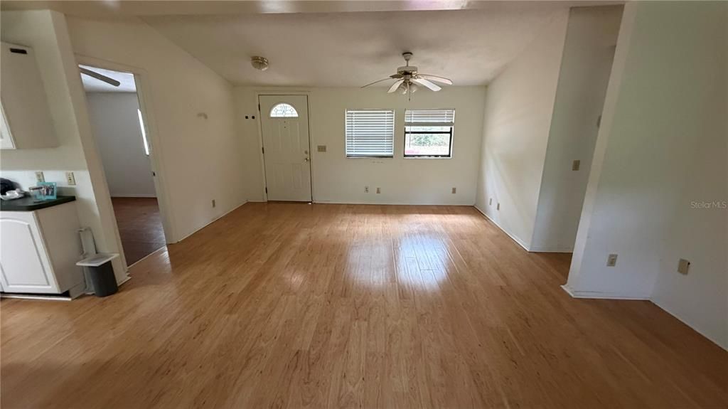En Venta: $165,000 (3 camas, 2 baños, 1423 Pies cuadrados)