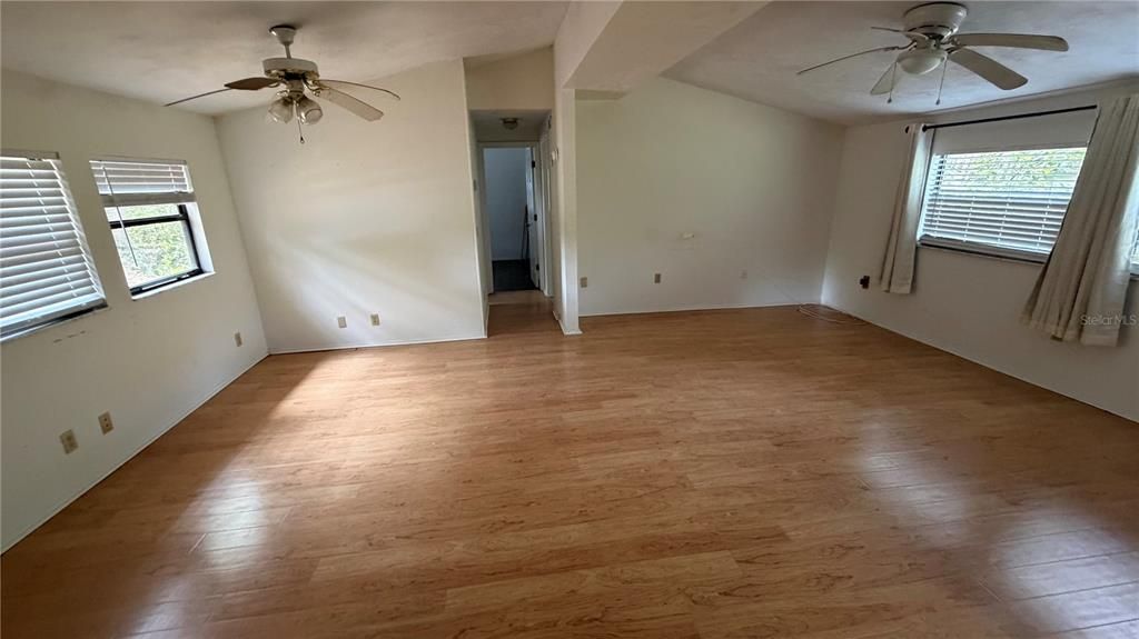 En Venta: $165,000 (3 camas, 2 baños, 1423 Pies cuadrados)