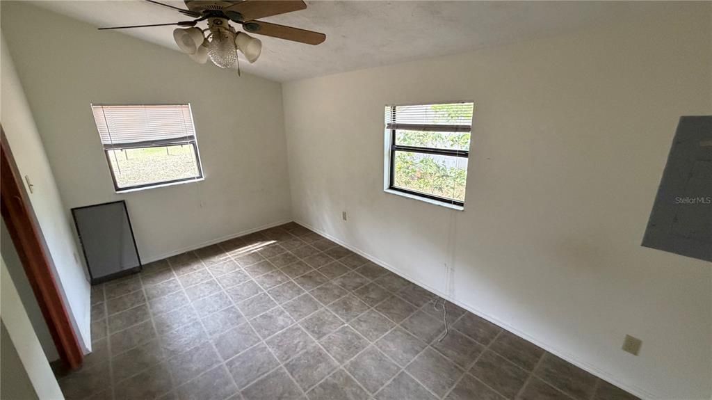 En Venta: $165,000 (3 camas, 2 baños, 1423 Pies cuadrados)