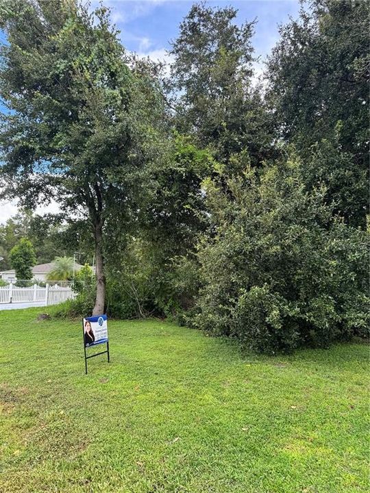 待售: $60,000 (0.39 acres)