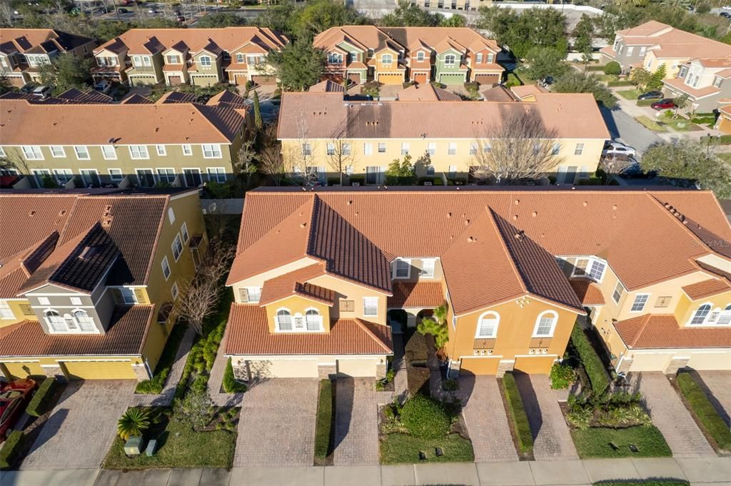 Под контрактом: $2,550 (3 спален, 2 ванн, 1698 Квадратных фут)