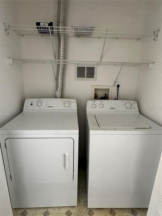 На продажу: $179,000 (2 спален, 2 ванн, 1168 Квадратных фут)
