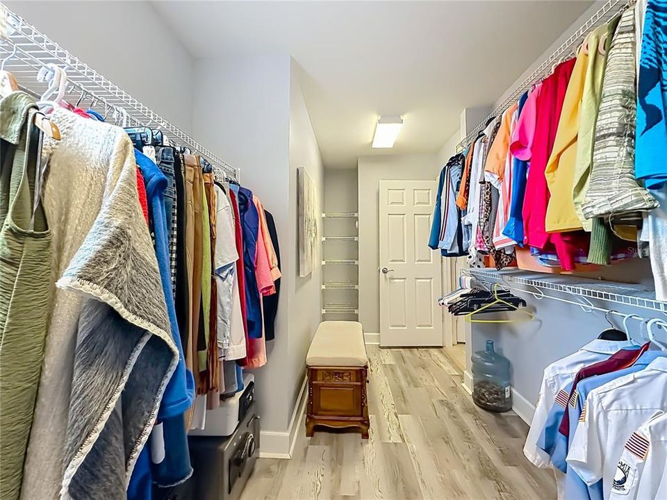 En Venta: $320,000 (3 camas, 2 baños, 2031 Pies cuadrados)
