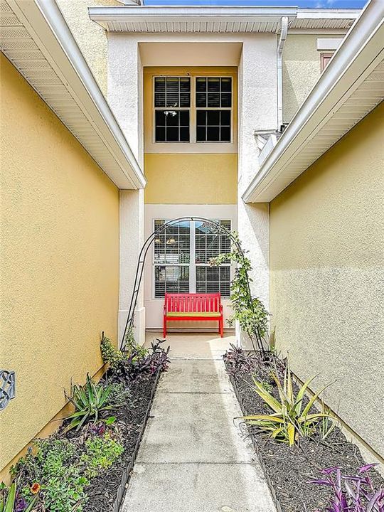 En Venta: $320,000 (3 camas, 2 baños, 2031 Pies cuadrados)