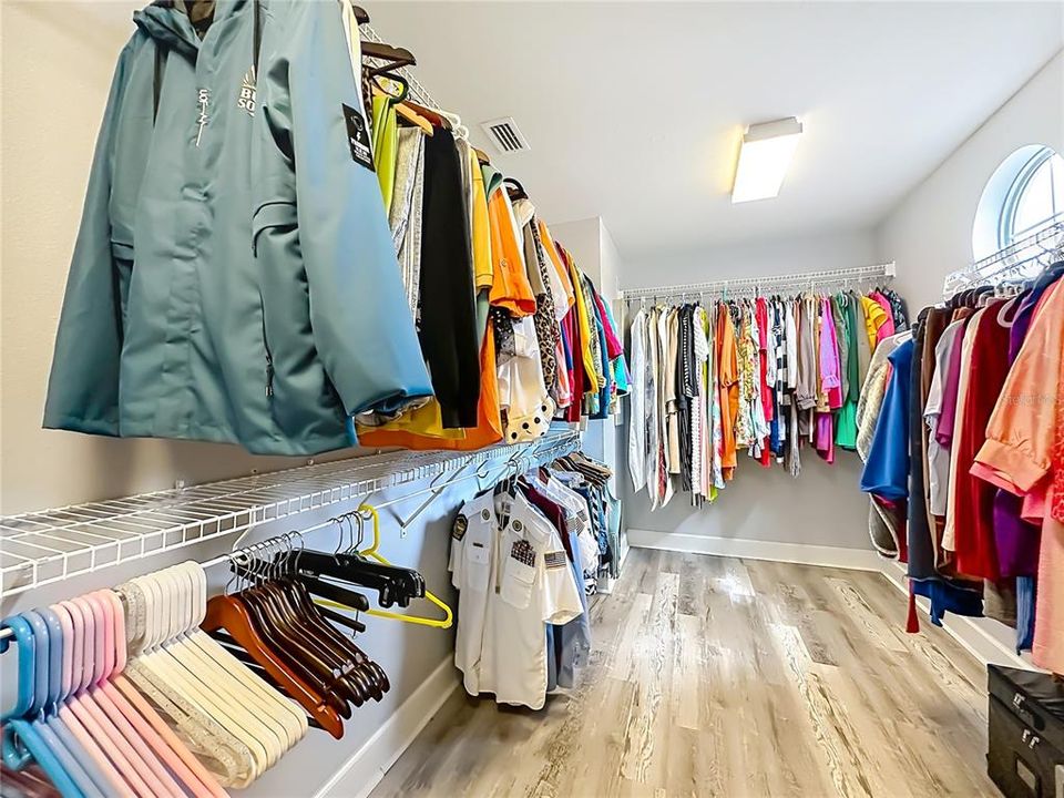 En Venta: $320,000 (3 camas, 2 baños, 2031 Pies cuadrados)