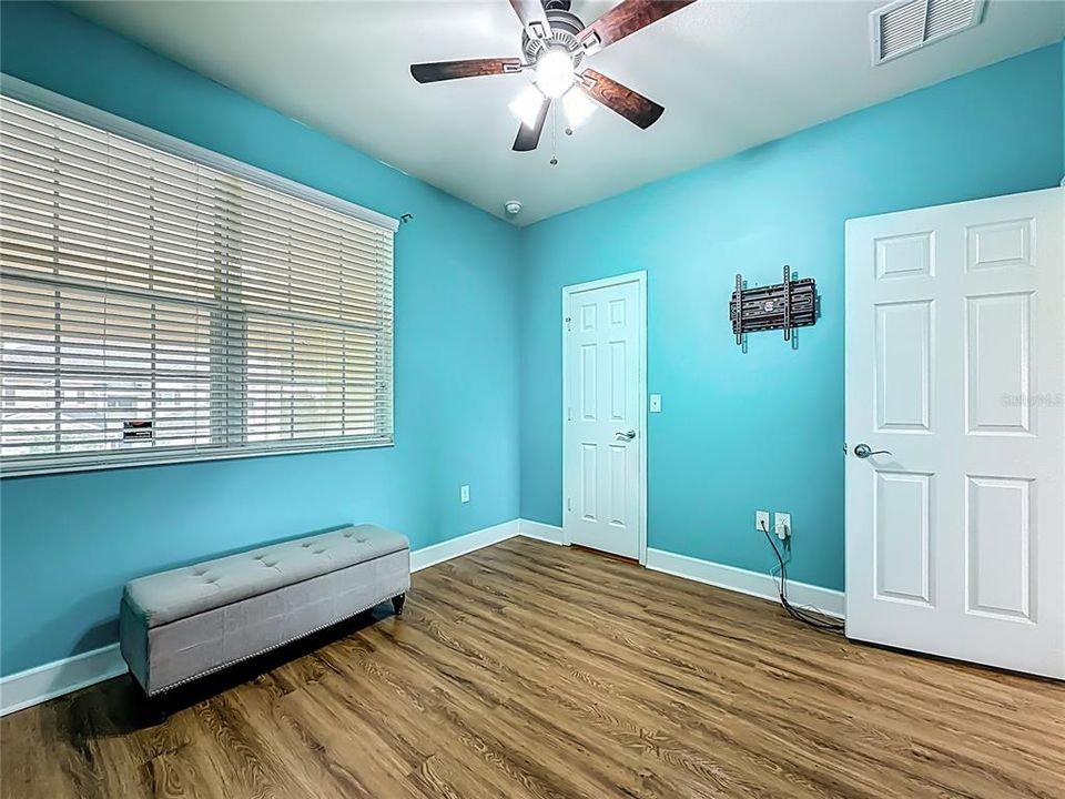 En Venta: $320,000 (3 camas, 2 baños, 2031 Pies cuadrados)
