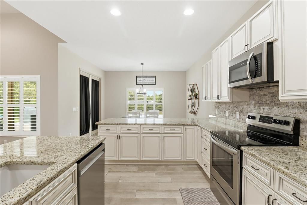 For Sale: $674,900 (3 beds, 2 baths, 2590 Square Feet)