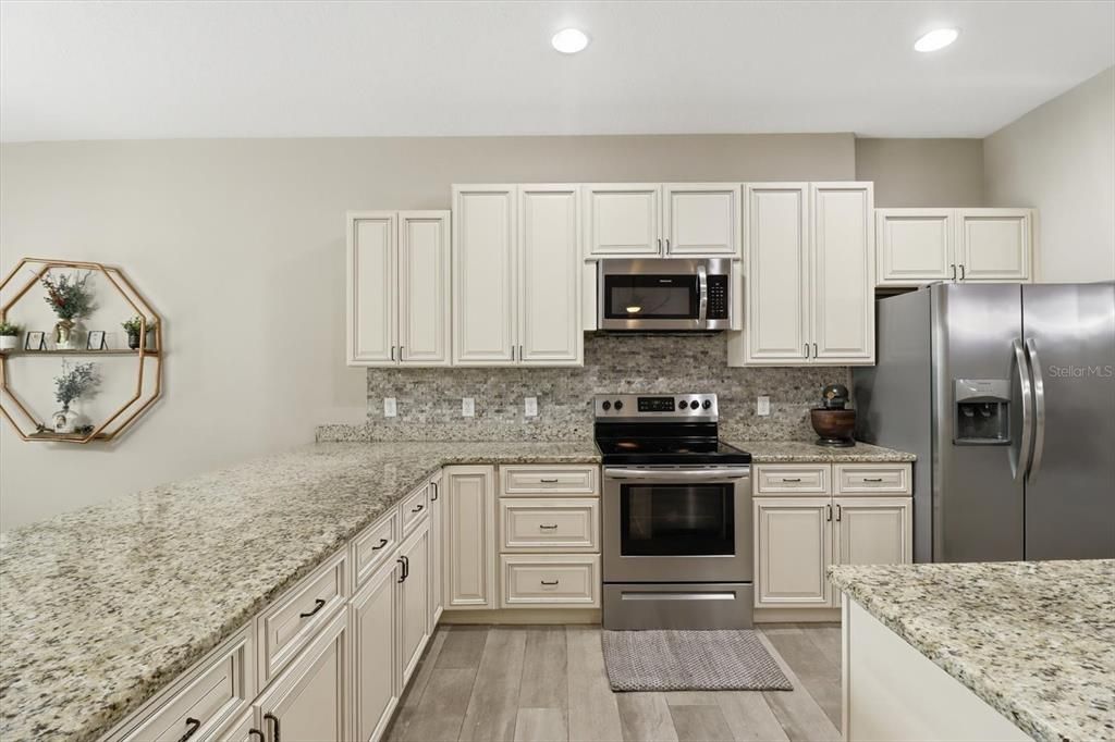For Sale: $674,900 (3 beds, 2 baths, 2590 Square Feet)