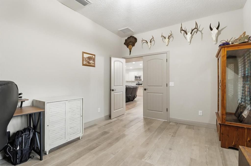 For Sale: $674,900 (3 beds, 2 baths, 2590 Square Feet)