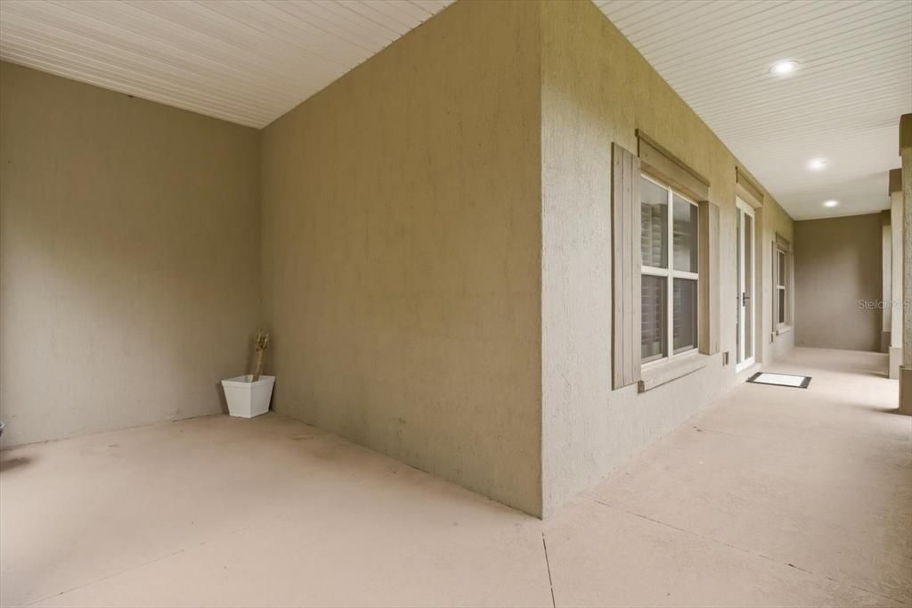 For Sale: $674,900 (3 beds, 2 baths, 2590 Square Feet)