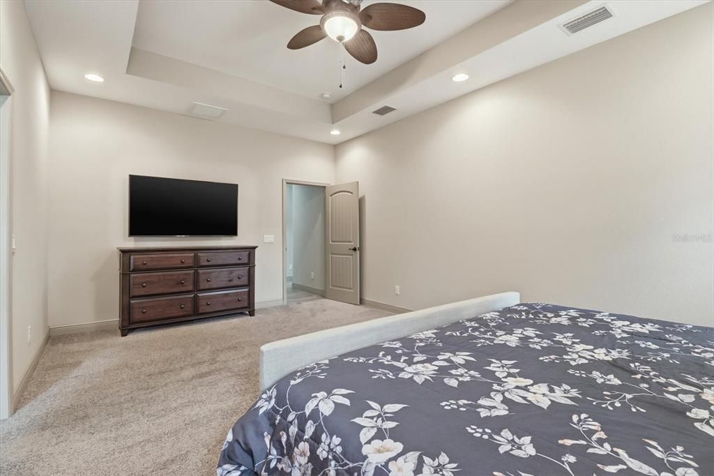 For Sale: $674,900 (3 beds, 2 baths, 2590 Square Feet)