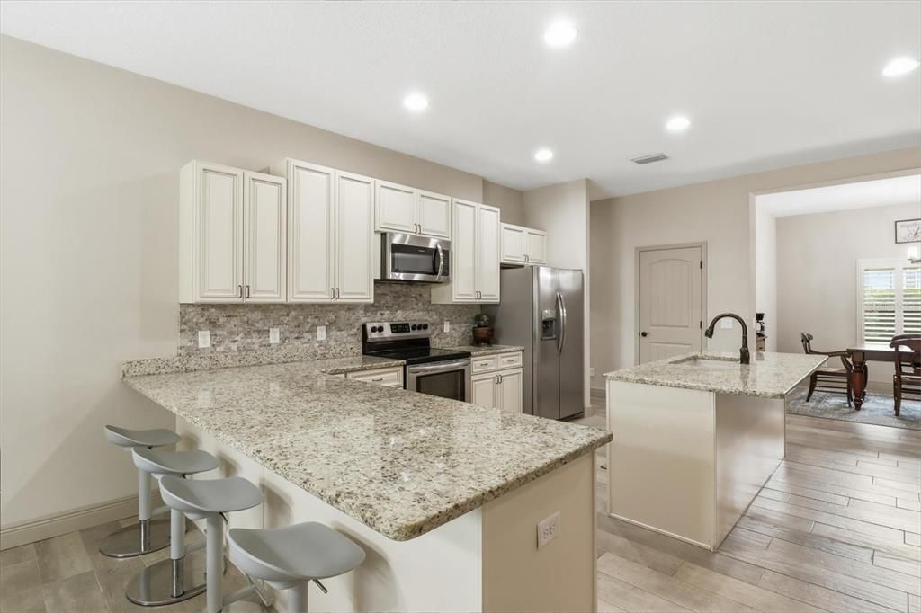 For Sale: $674,900 (3 beds, 2 baths, 2590 Square Feet)