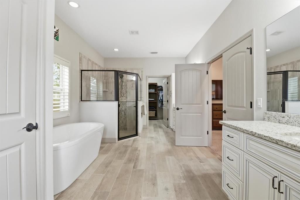For Sale: $674,900 (3 beds, 2 baths, 2590 Square Feet)
