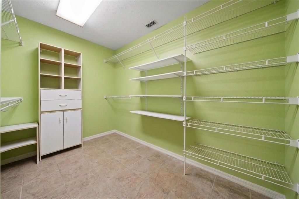 Active With Contract: $375,000 (4 beds, 2 baths, 2020 Square Feet)