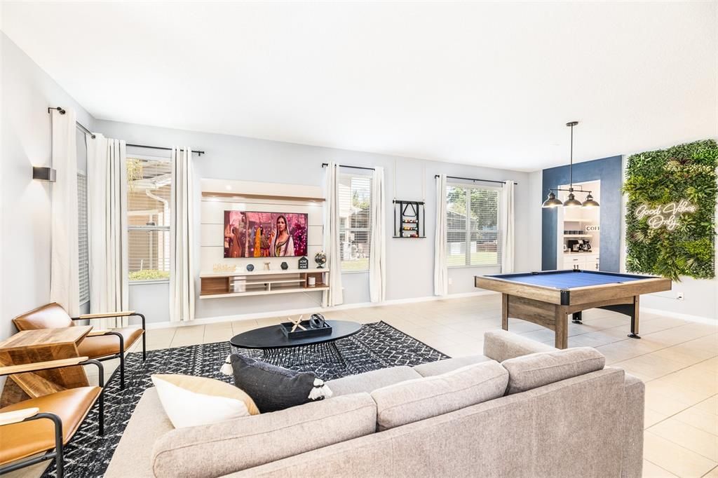 En Venta: $595,000 (6 camas, 5 baños, 3512 Pies cuadrados)