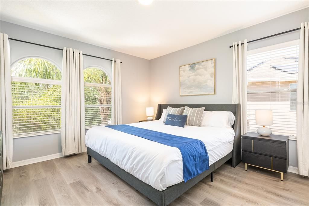 En Venta: $595,000 (6 camas, 5 baños, 3512 Pies cuadrados)