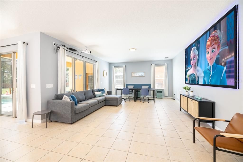 En Venta: $595,000 (6 camas, 5 baños, 3512 Pies cuadrados)