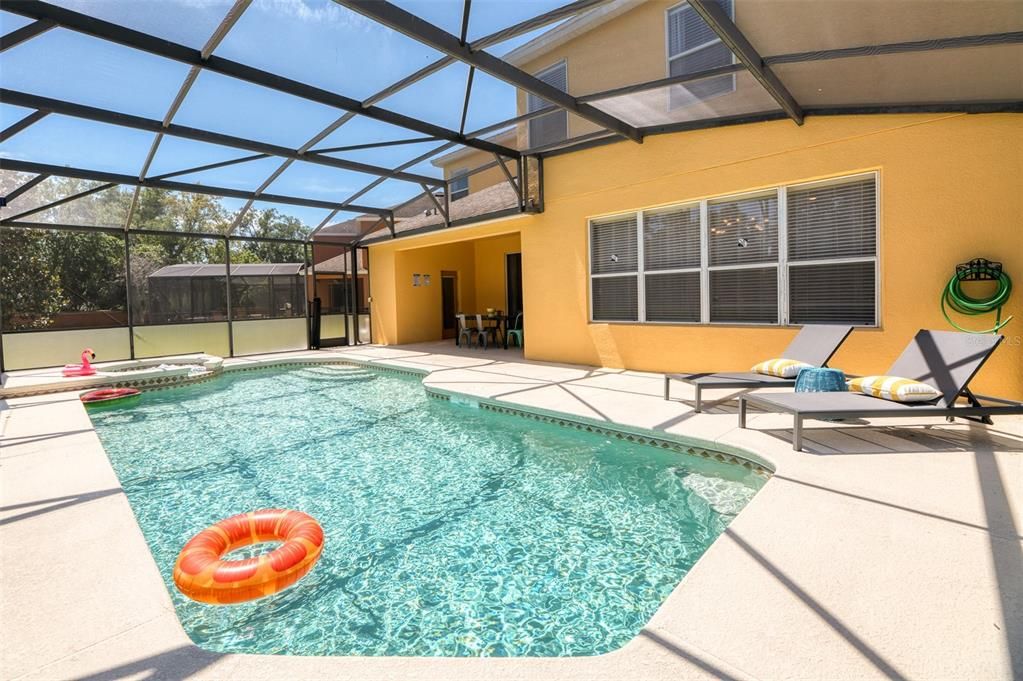 En Venta: $595,000 (6 camas, 5 baños, 3512 Pies cuadrados)