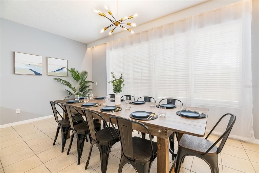 En Venta: $595,000 (6 camas, 5 baños, 3512 Pies cuadrados)