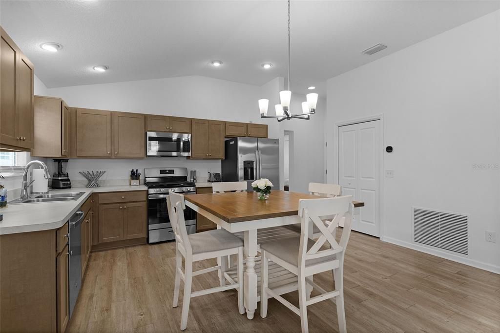 En Venta: $269,000 (2 camas, 2 baños, 946 Pies cuadrados)