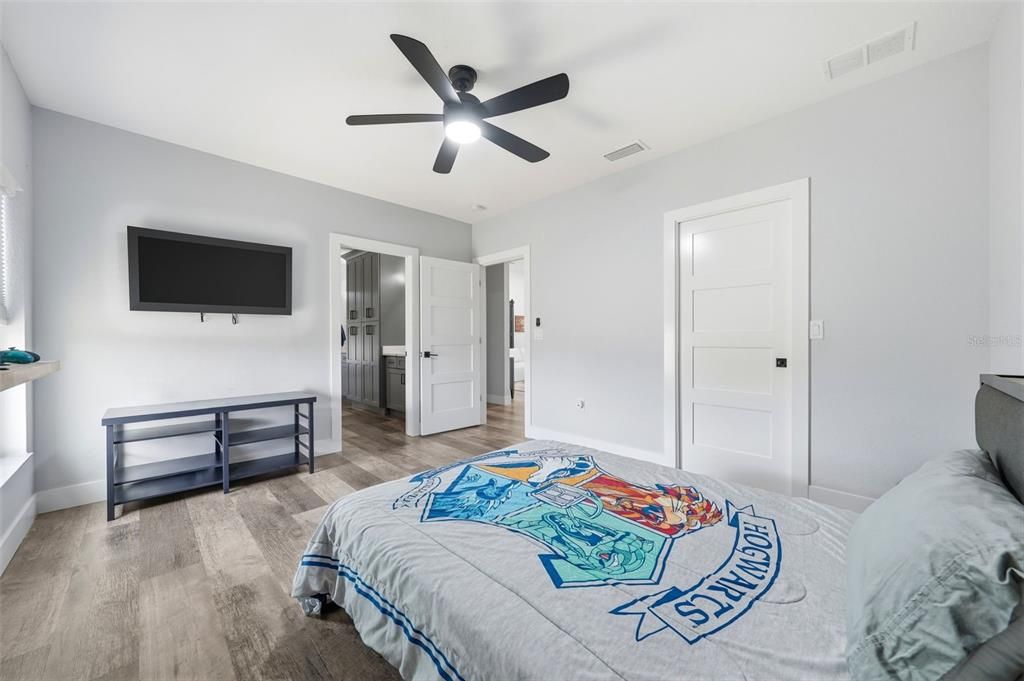 For Sale: $999,950 (4 beds, 3 baths, 3494 Square Feet)