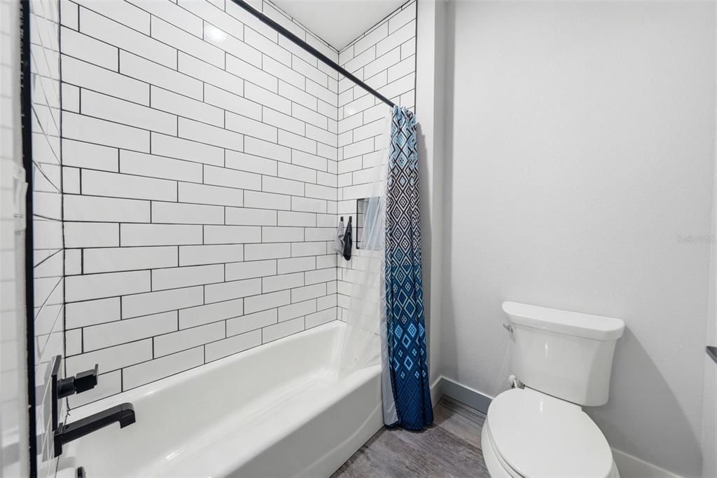 For Sale: $999,950 (4 beds, 3 baths, 3494 Square Feet)