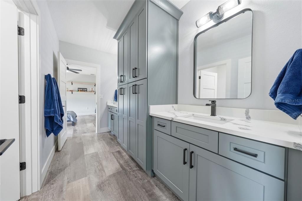 For Sale: $999,950 (4 beds, 3 baths, 3494 Square Feet)