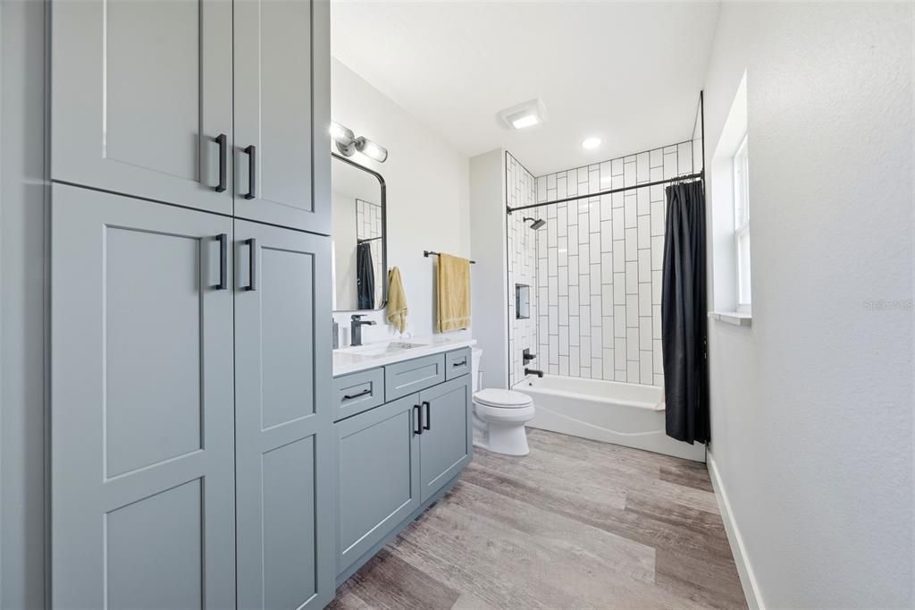 For Sale: $999,950 (4 beds, 3 baths, 3494 Square Feet)