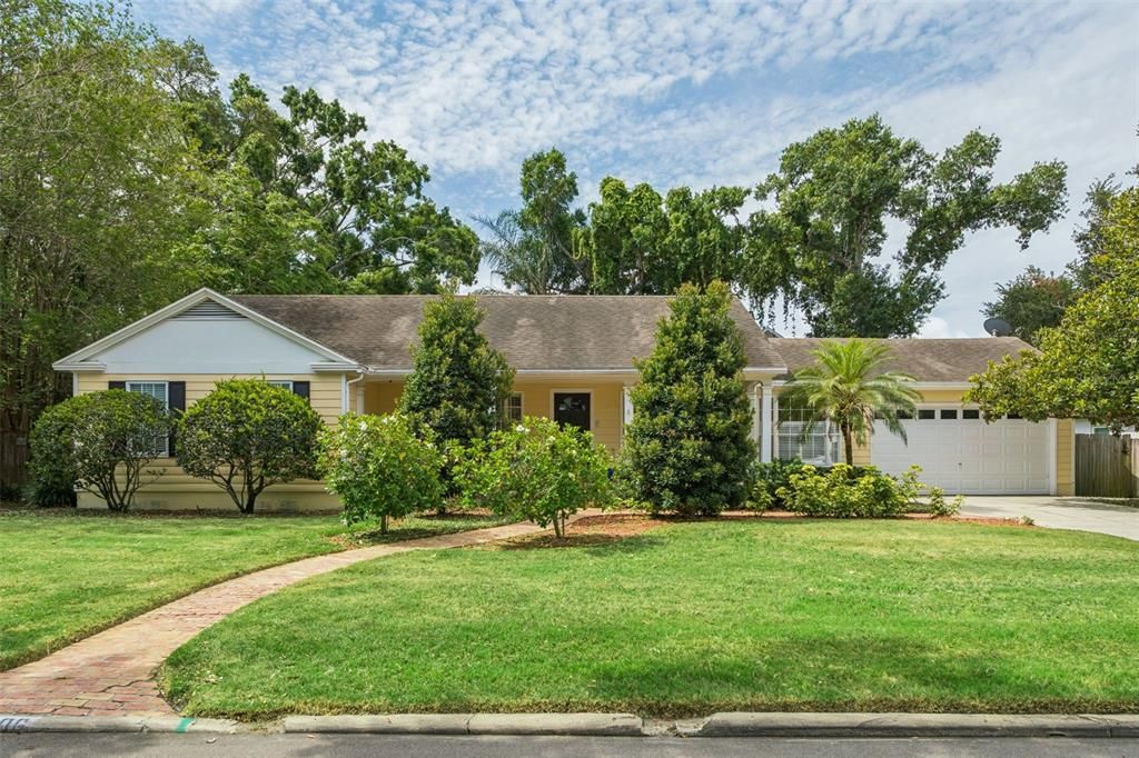 Recently Sold: $1,175,000 (4 beds, 3 baths, 2225 Square Feet)