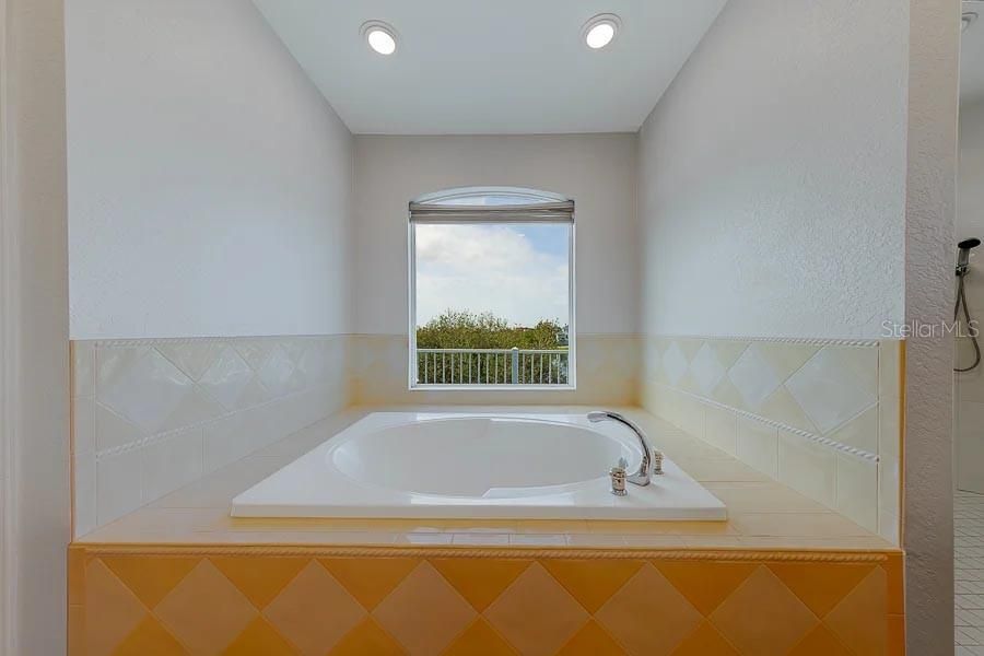 En Venta: $1,200,000 (3 camas, 4 baños, 3344 Pies cuadrados)
