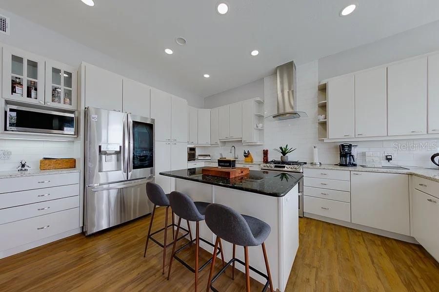 En Venta: $1,200,000 (3 camas, 4 baños, 3344 Pies cuadrados)