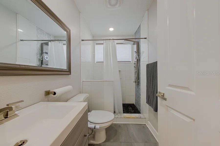 En Venta: $1,200,000 (3 camas, 4 baños, 3344 Pies cuadrados)