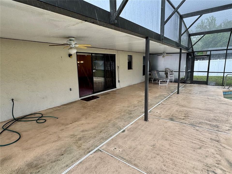 Active With Contract: $339,900 (3 beds, 2 baths, 1425 Square Feet)