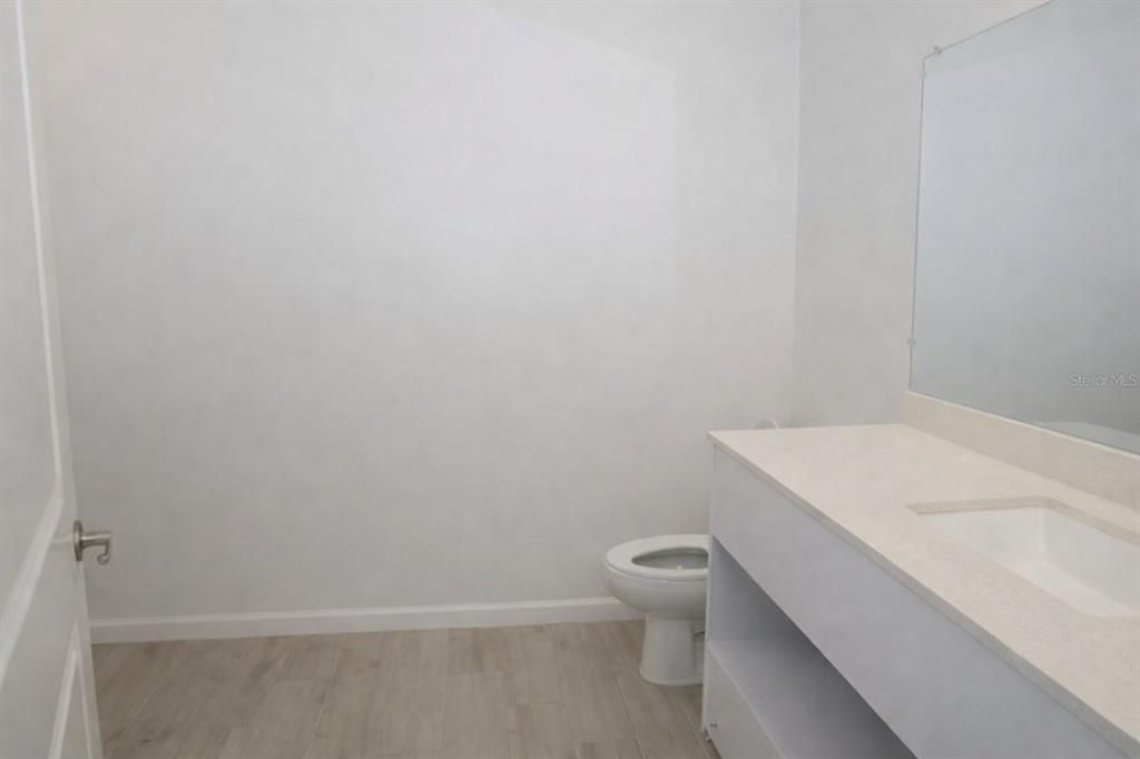 Activo con contrato: $1,850 (2 camas, 2 baños, 1153 Pies cuadrados)