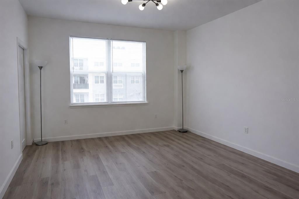 Activo con contrato: $1,850 (2 camas, 2 baños, 1153 Pies cuadrados)
