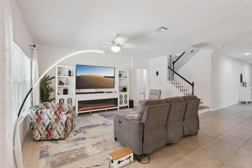 Active With Contract: $779,990 (5 beds, 3 baths, 3493 Square Feet)