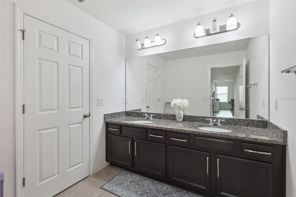 Active With Contract: $779,990 (5 beds, 3 baths, 3493 Square Feet)