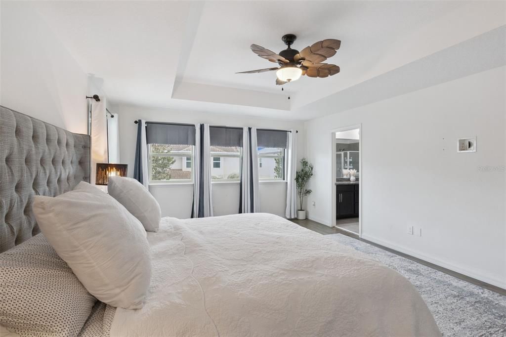 Active With Contract: $779,990 (5 beds, 3 baths, 3493 Square Feet)