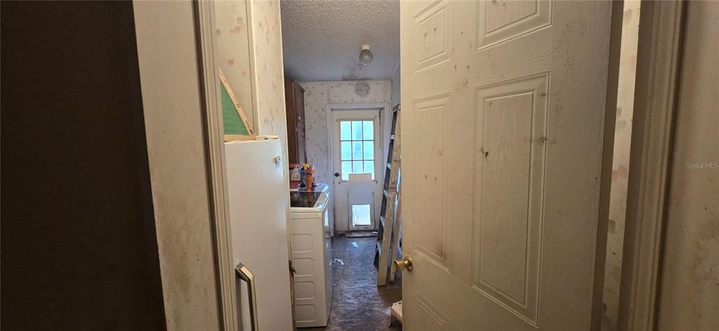 For Sale: $234,900 (3 beds, 2 baths, 1716 Square Feet)