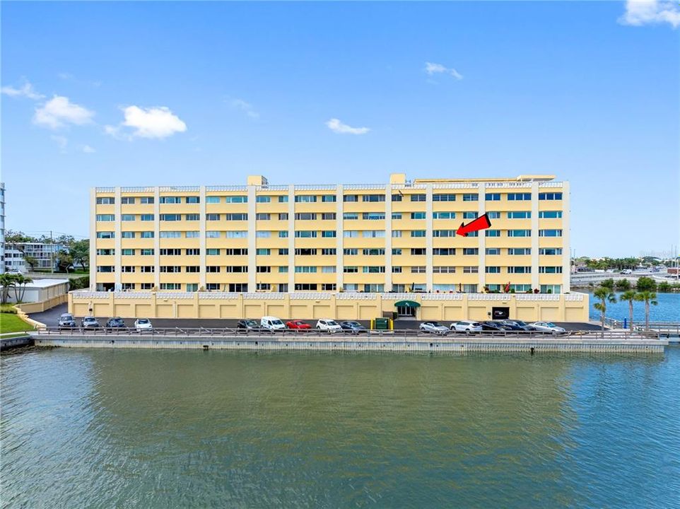 На продажу: $569,000 (2 спален, 2 ванн, 1580 Квадратных фут)