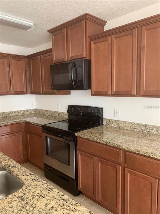 For Rent: $1,995 (3 beds, 2 baths, 1380 Square Feet)