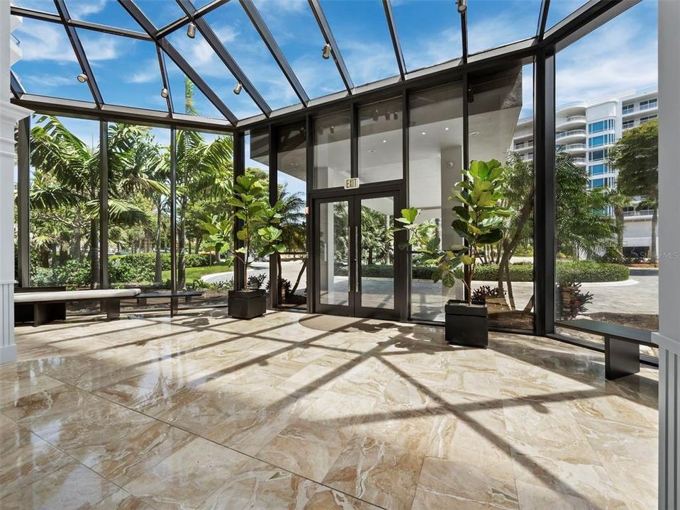 На продажу: $2,899,000 (3 спален, 2 ванн, 2375 Квадратных фут)