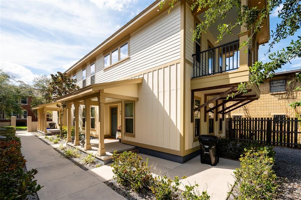 For Rent: $2,670 (3 beds, 3 baths, 1320 Square Feet)
