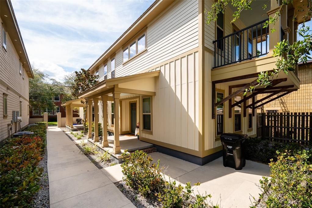 For Rent: $2,670 (3 beds, 3 baths, 1320 Square Feet)