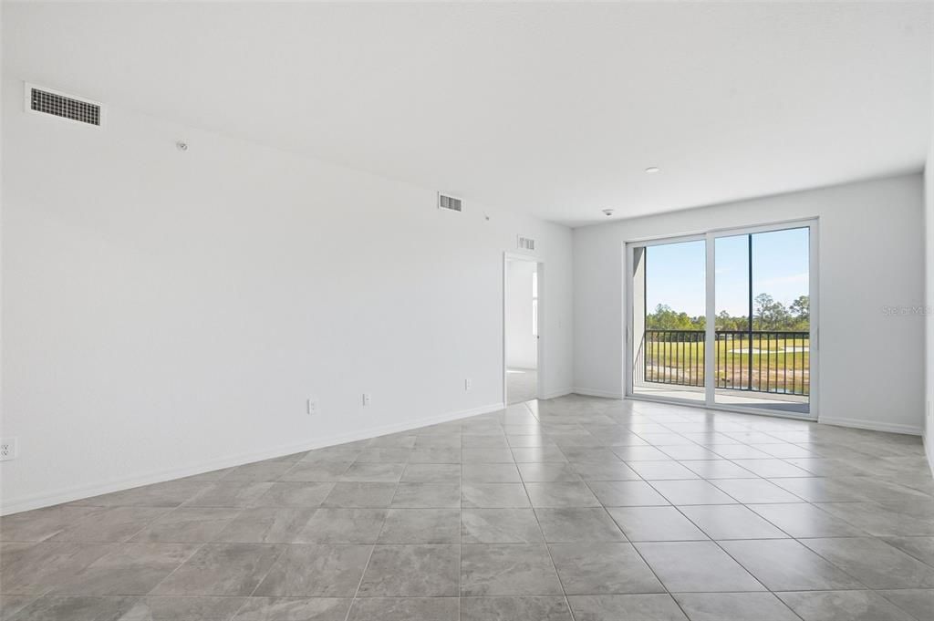 For Sale: $239,997 (2 beds, 2 baths, 1120 Square Feet)