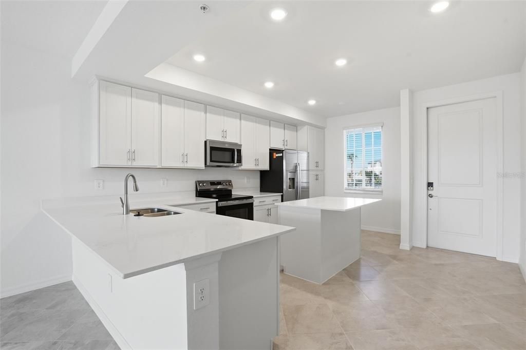 For Sale: $239,997 (2 beds, 2 baths, 1120 Square Feet)