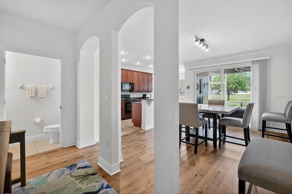 En Venta: $299,999 (3 camas, 2 baños, 1636 Pies cuadrados)