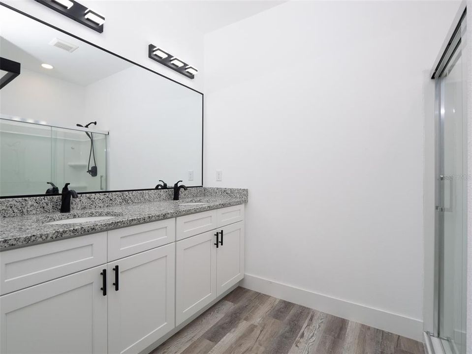 En Venta: $350,000 (3 camas, 2 baños, 1669 Pies cuadrados)