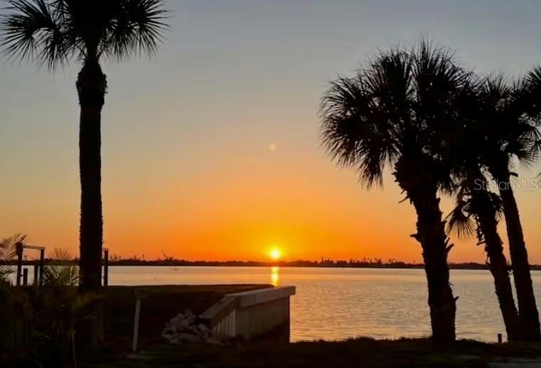 For Rent: $1,300 (1 beds, 1 baths, 672 Square Feet)